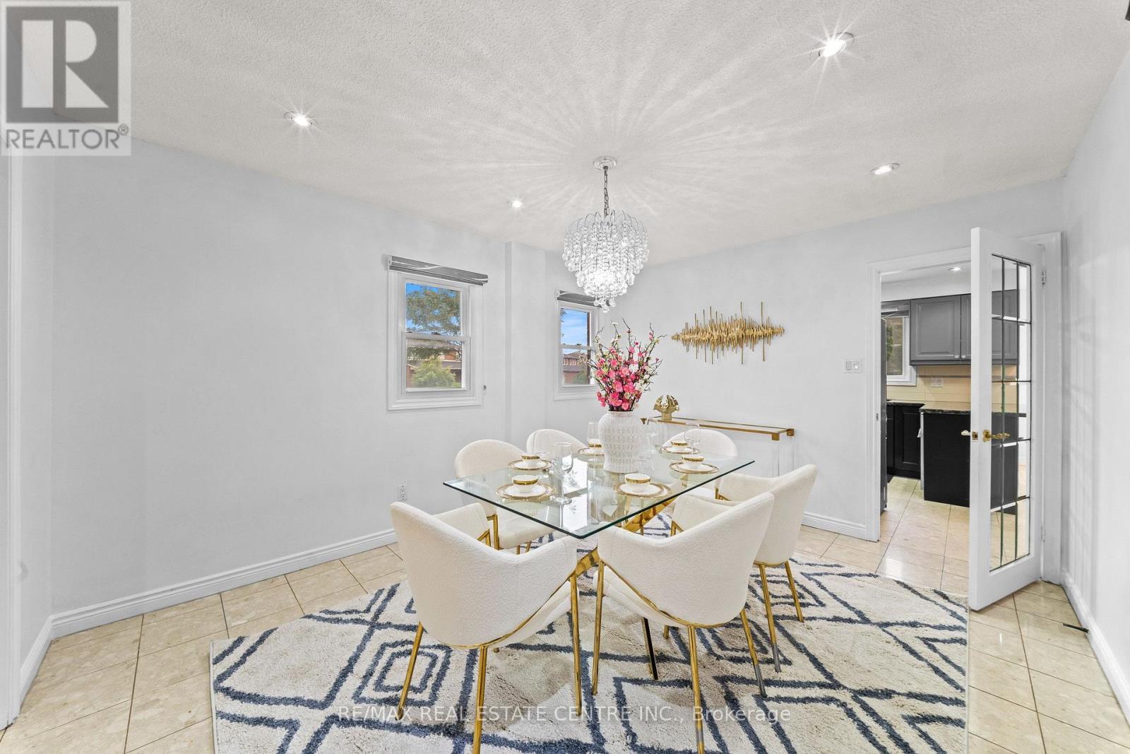 2 HOLLYBURN COURT - Image 11