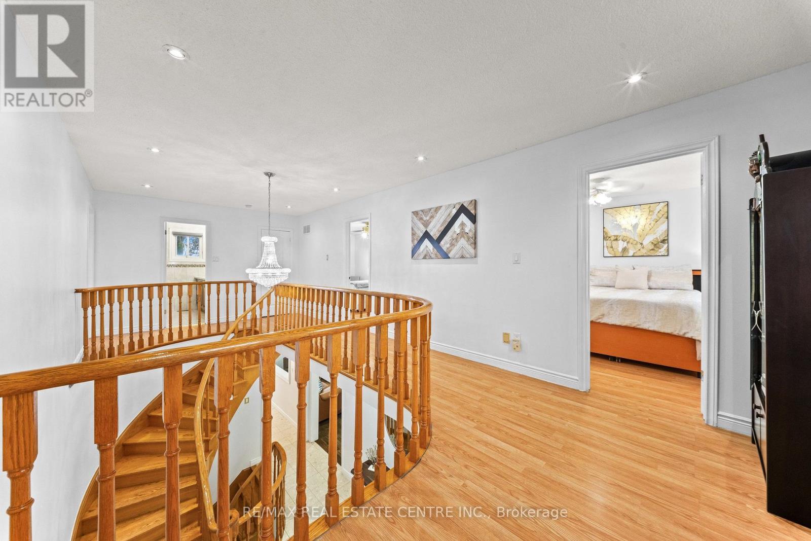 2 HOLLYBURN COURT - Image 22