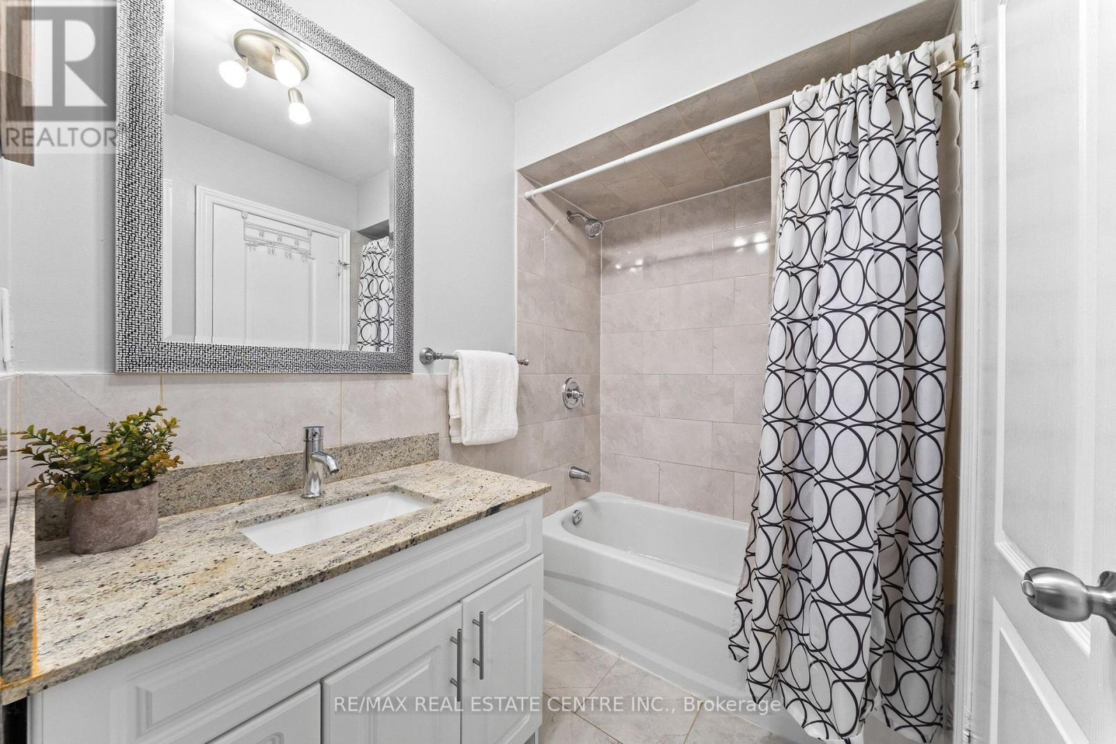 2 HOLLYBURN COURT - Image 25