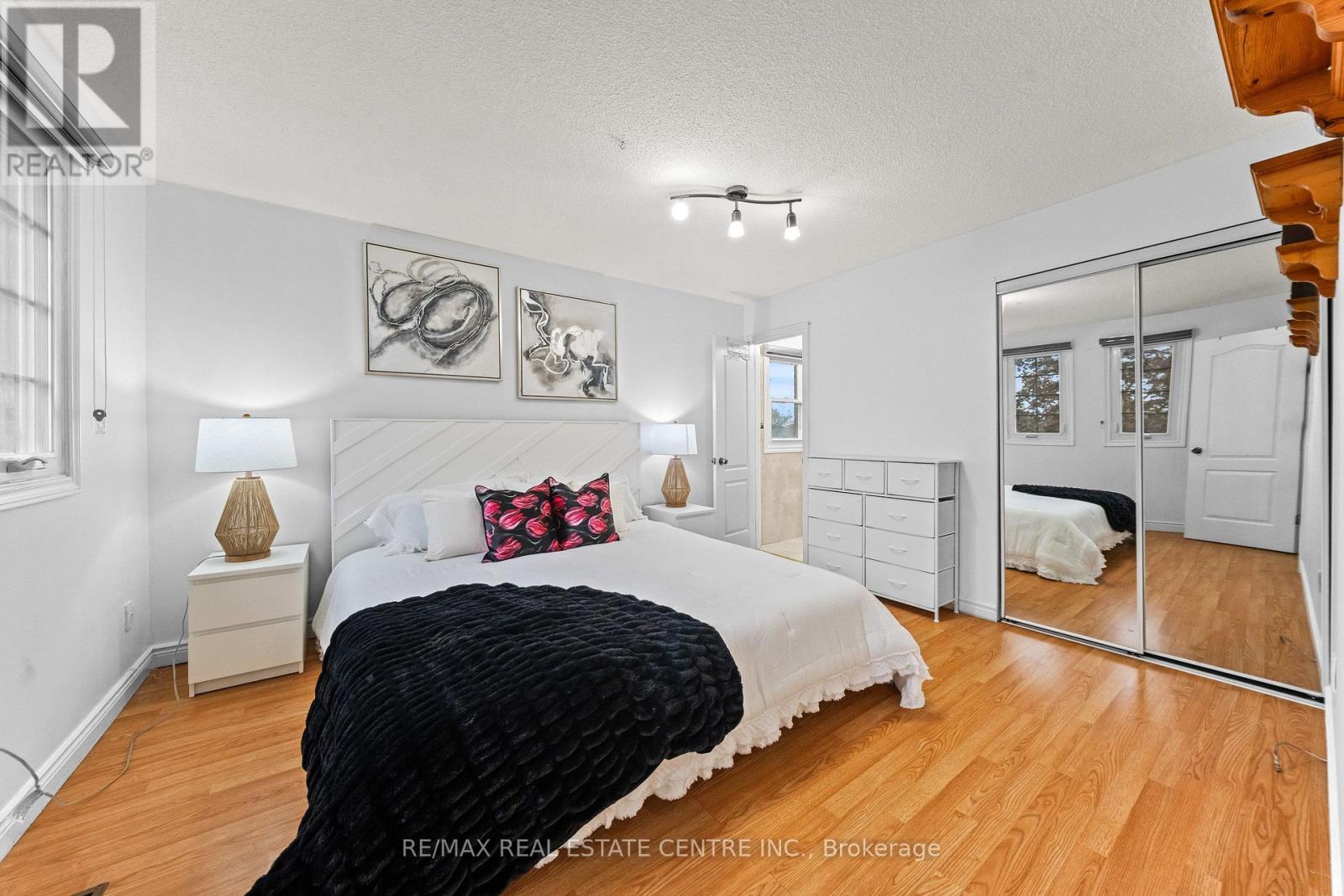 2 HOLLYBURN COURT - Image 27