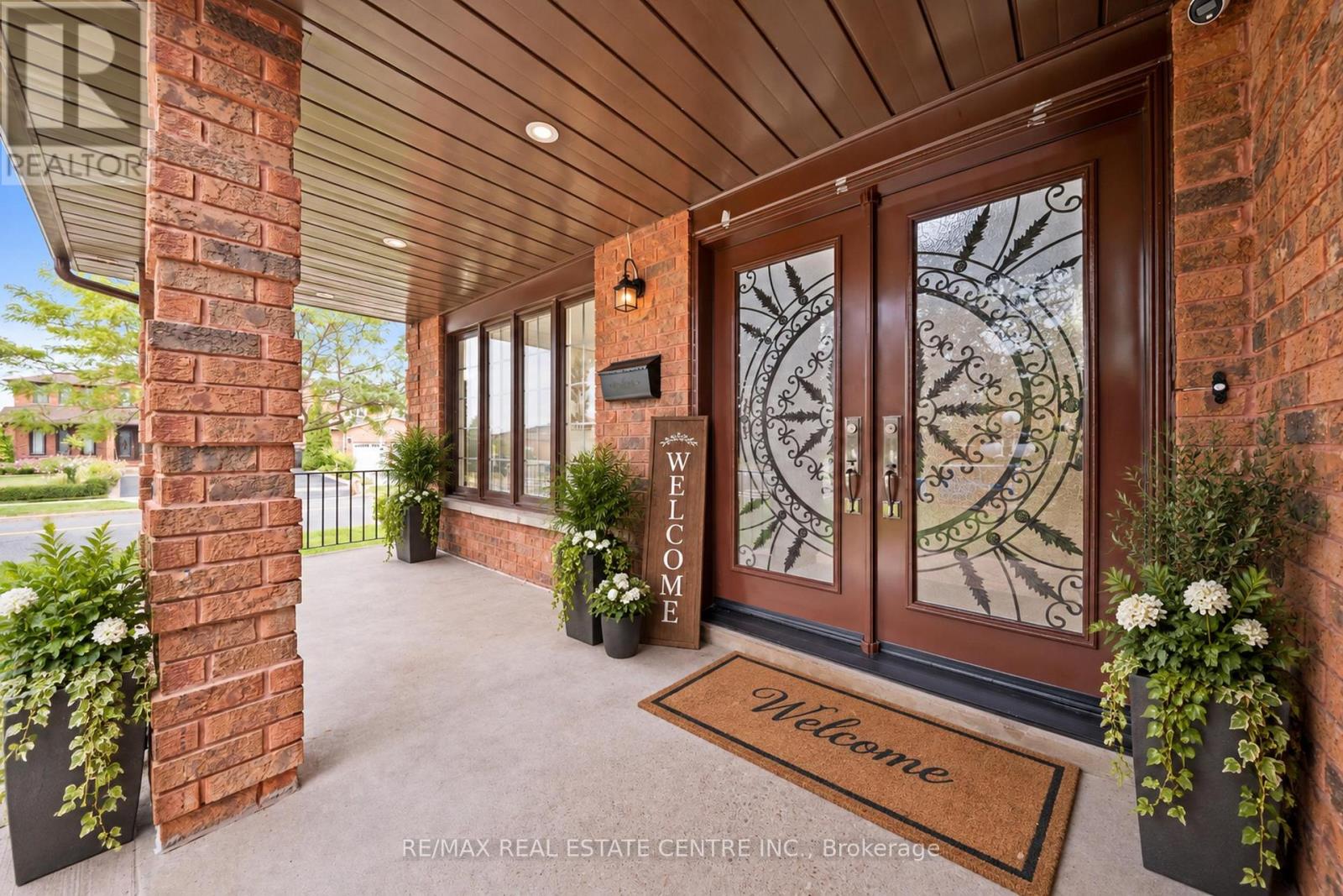 Photo of 2 HOLLYBURN COURT