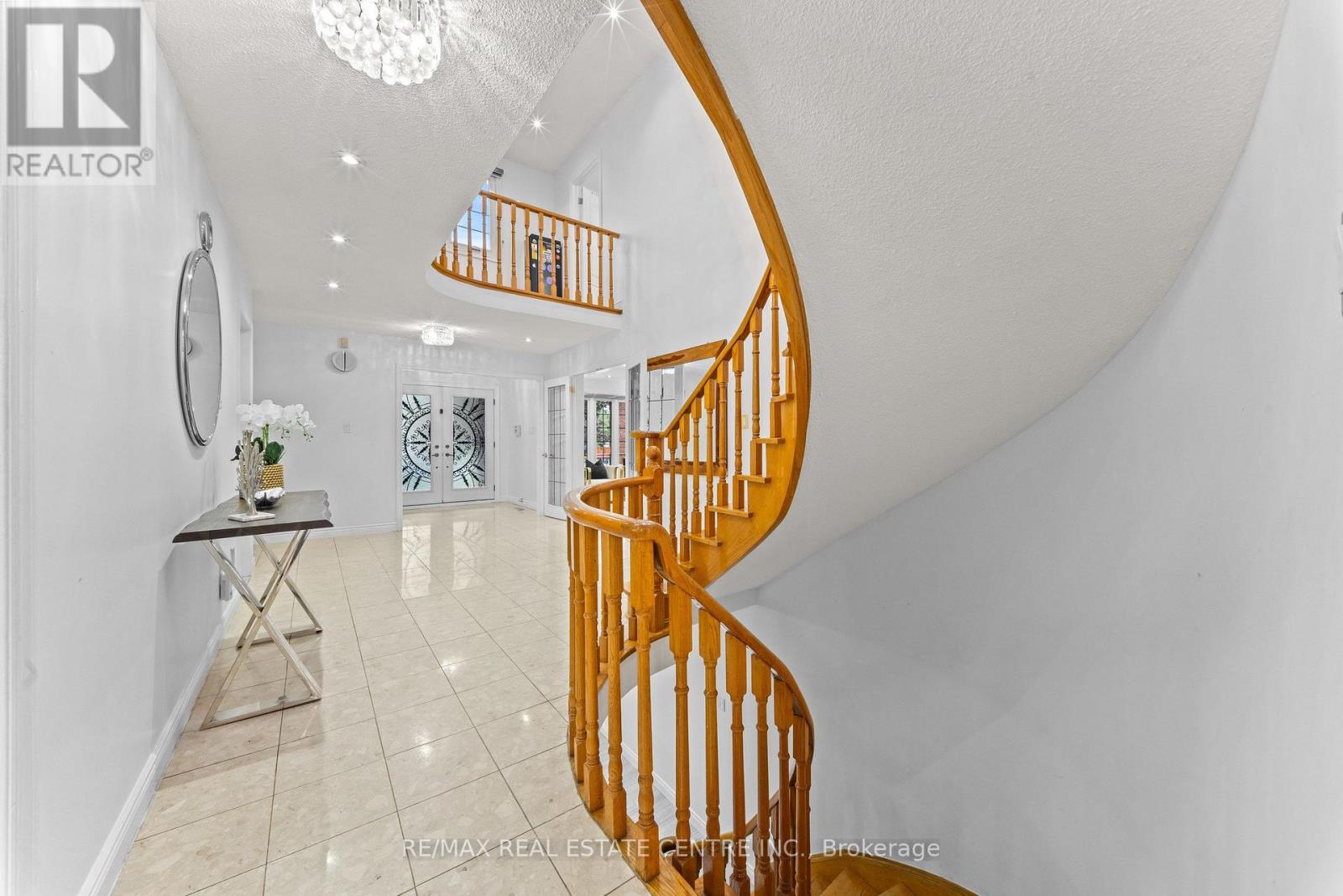 Photo of 2 HOLLYBURN COURT
