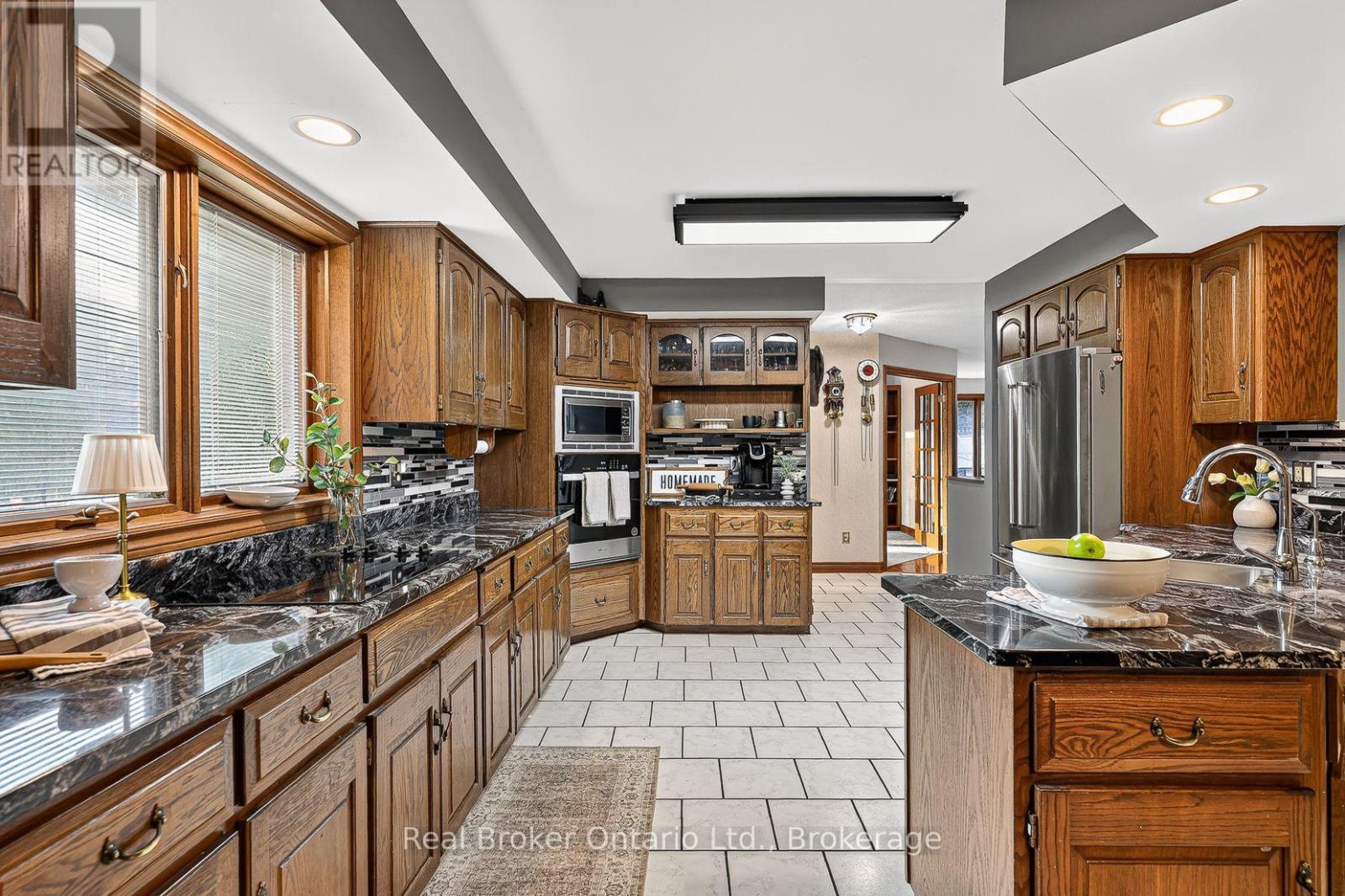 11 ELISABETH STREET - Image 30