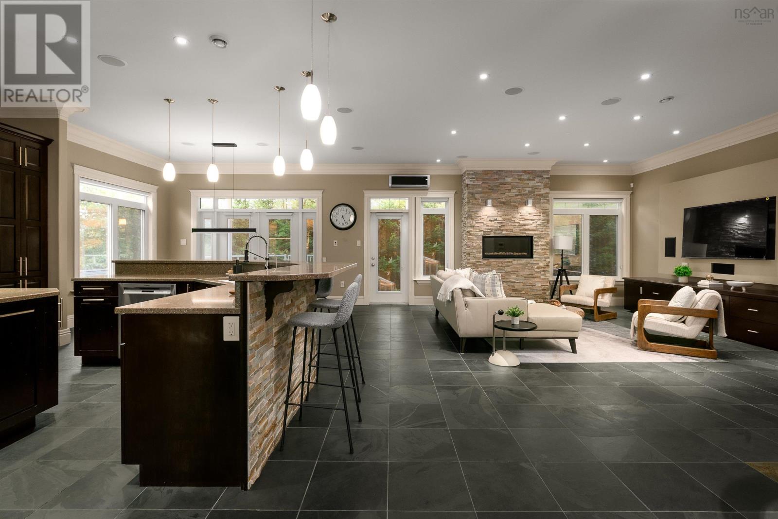 82 Helmsman Court - 7