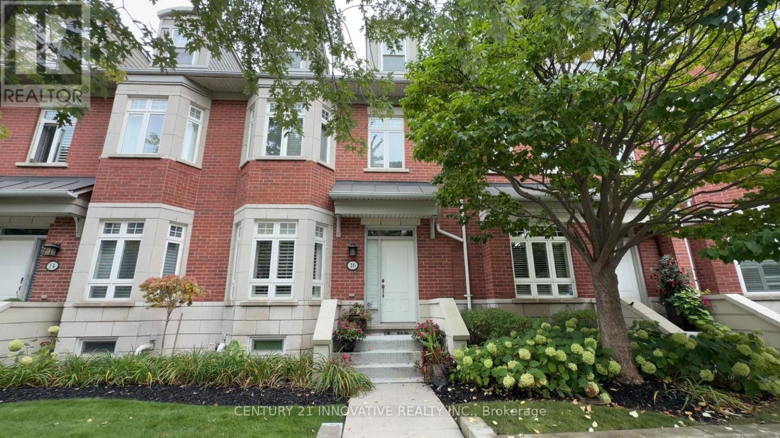 16 ST LAWRENCE DRIVE