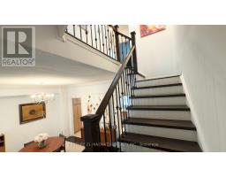 16 St Lawrence Drive, Mississauga, ON L5G4V6 Photo 16