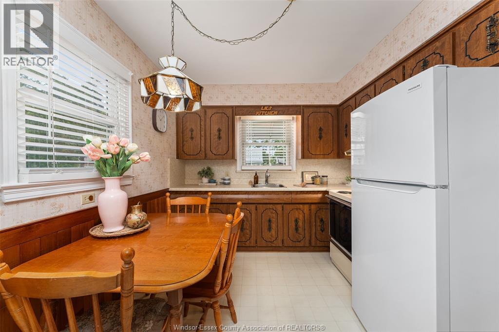 1375 BERNARD ROAD - 20