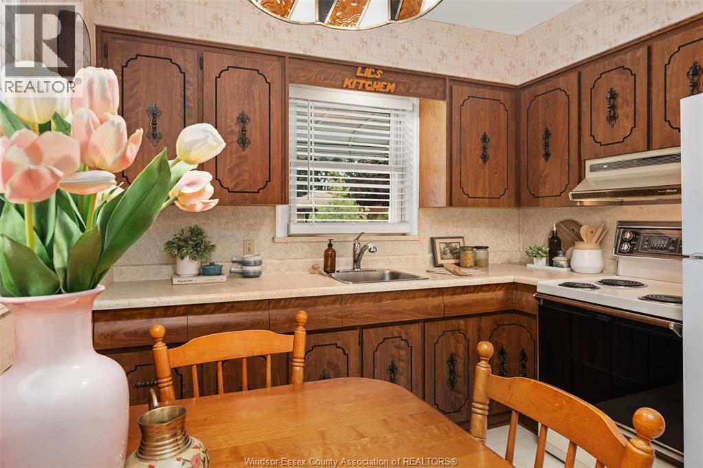 1375 BERNARD ROAD - 22