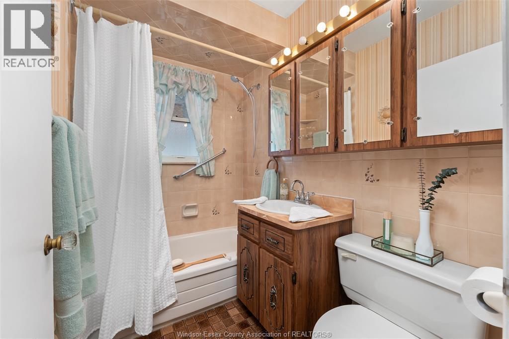 1375 BERNARD ROAD - Image 26