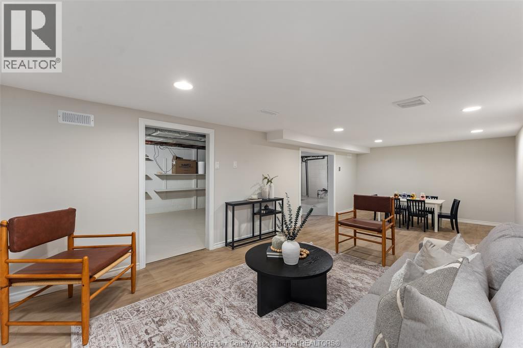 1375 BERNARD ROAD - 28