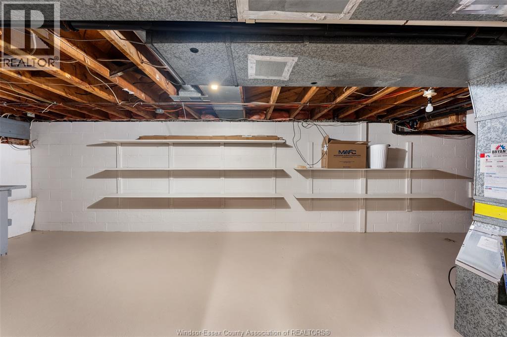 1375 BERNARD ROAD - 32