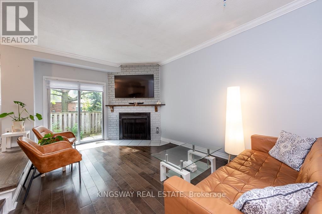 #22 525 MEADOWS BOULEVARD - 25