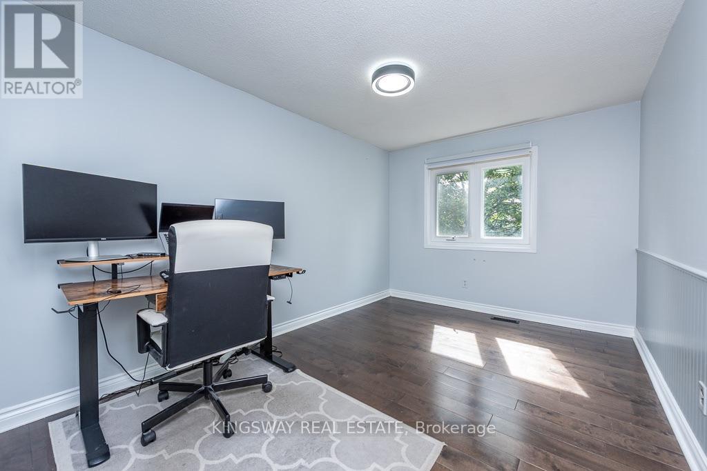#22 525 MEADOWS BOULEVARD - Image 31