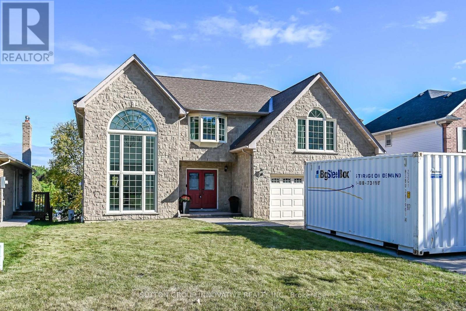 196 BLUEBELL CRESCENT - 1