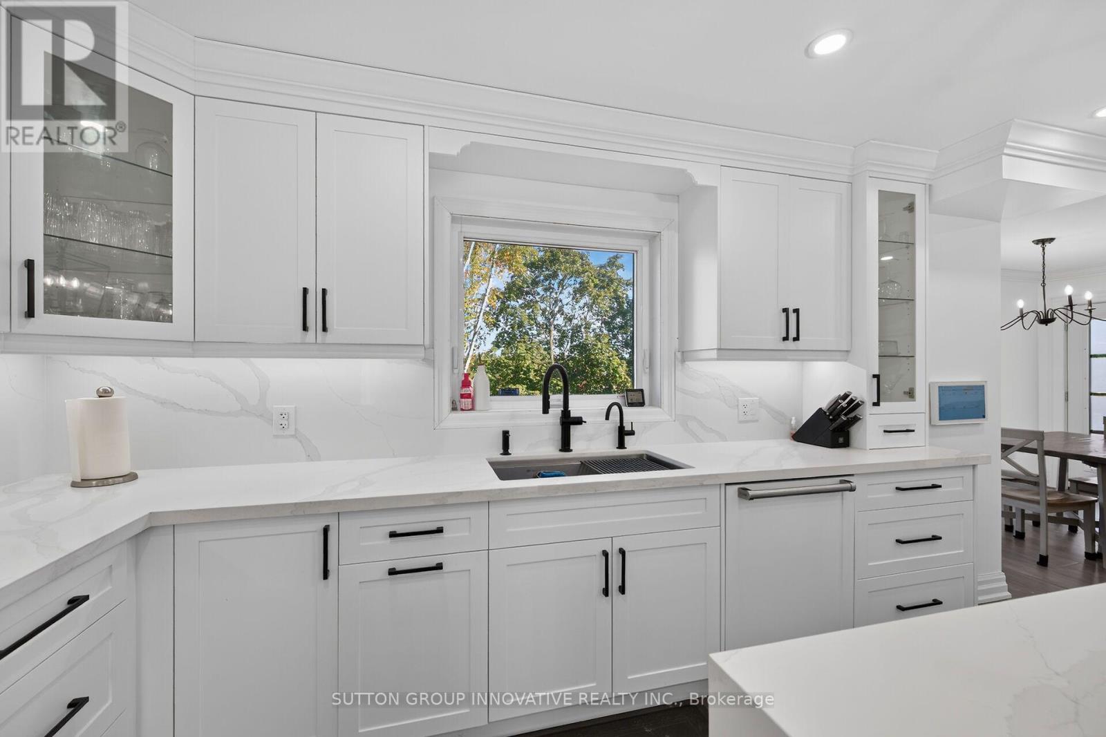 196 BLUEBELL CRESCENT - 16