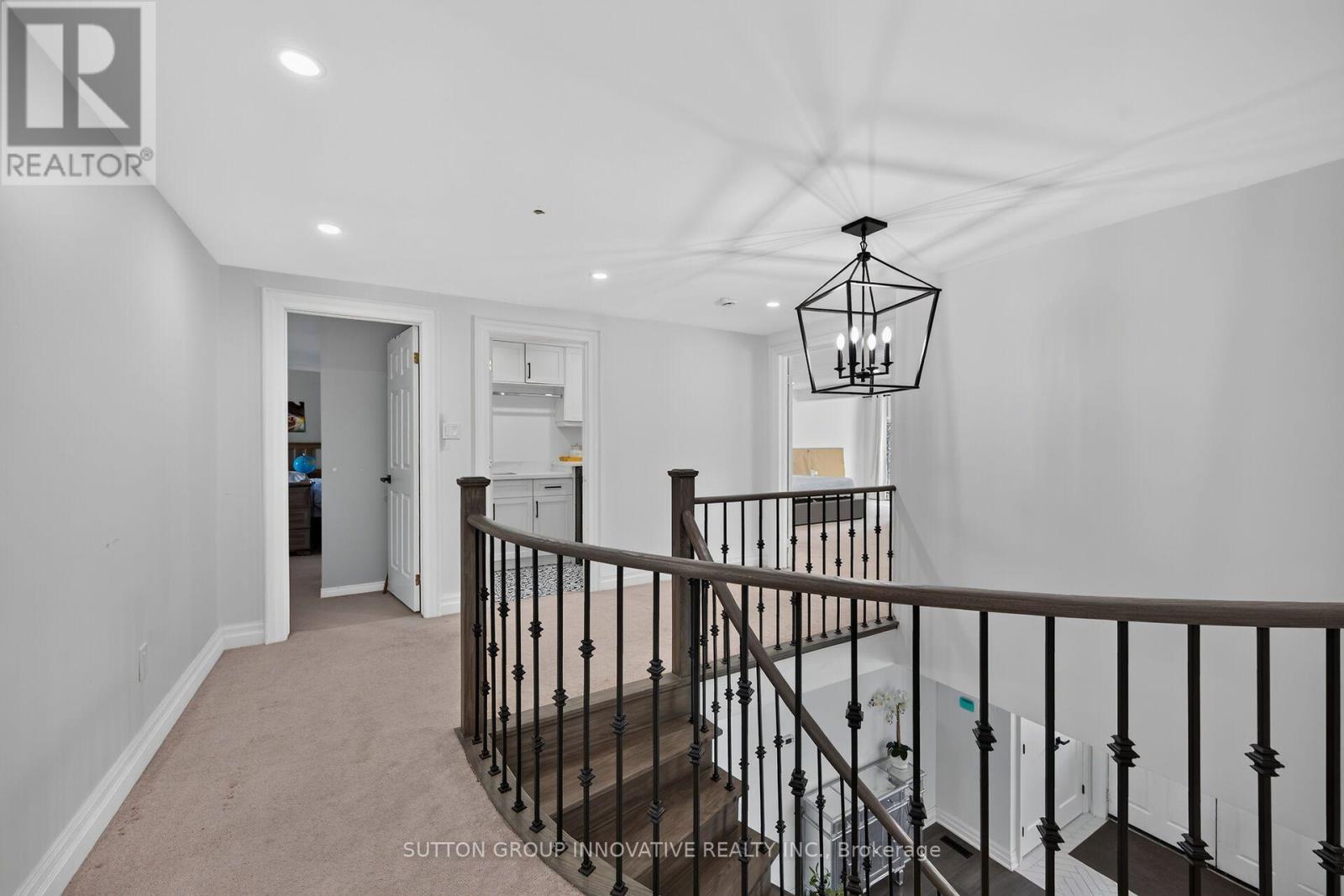 196 BLUEBELL CRESCENT - 40
