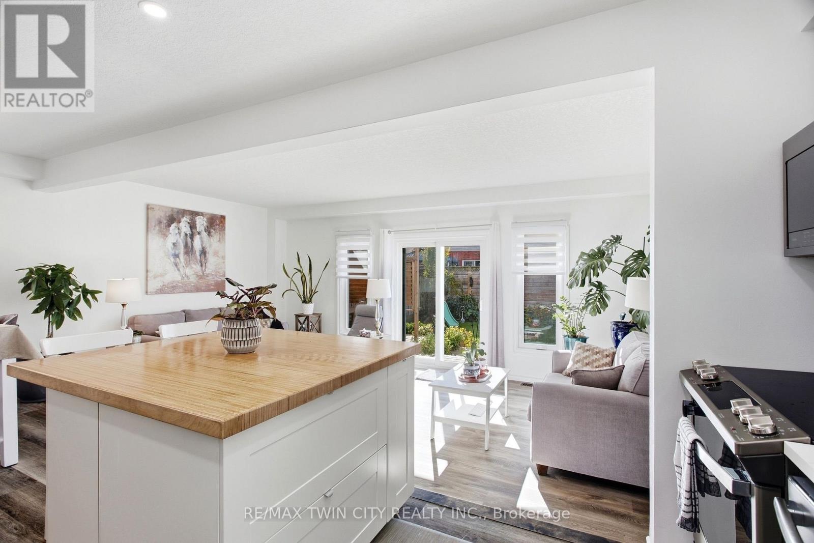 15 Cannes Street, Kitchener, ON photo 12