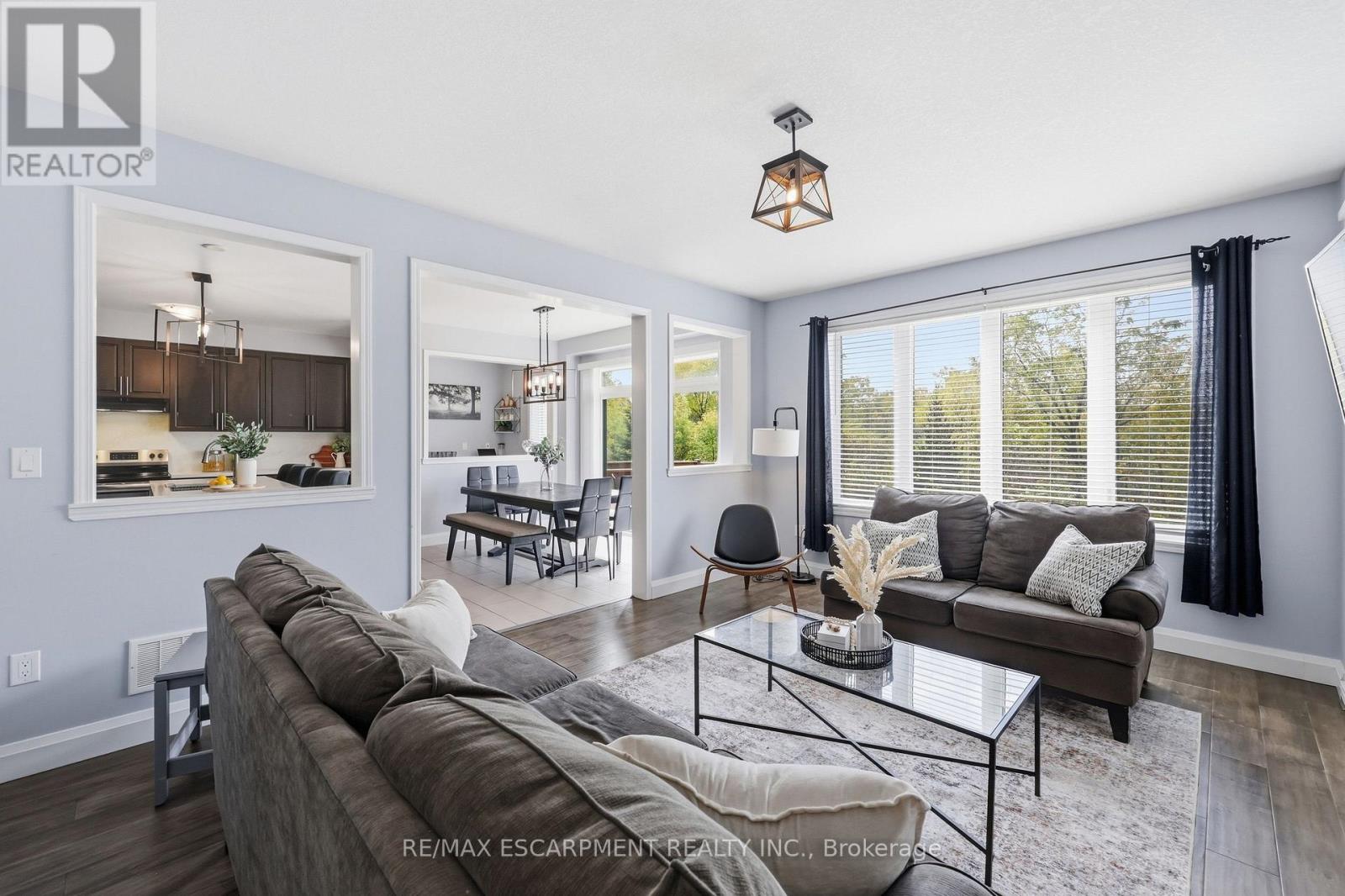 47 LARRY CRESCENT - 17