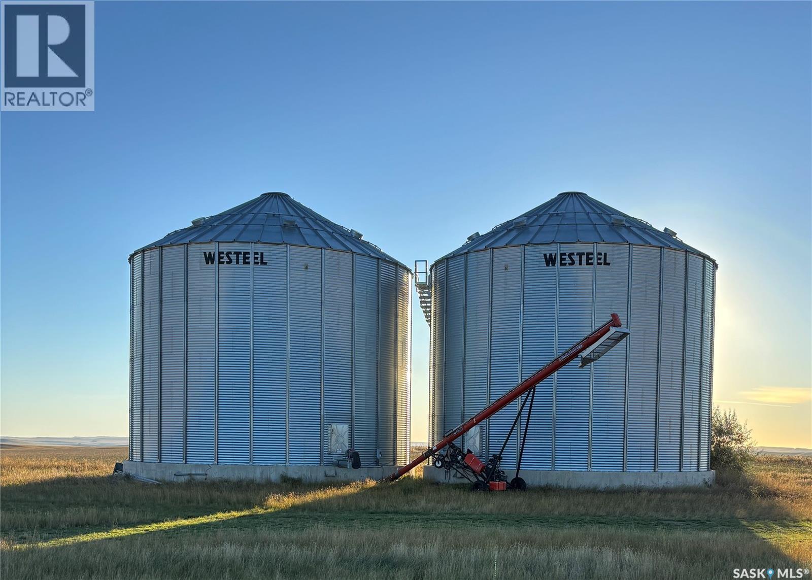 2 Quarters RM 11, Hart Butte Rm No. 11 Saskatchewan — photo 4