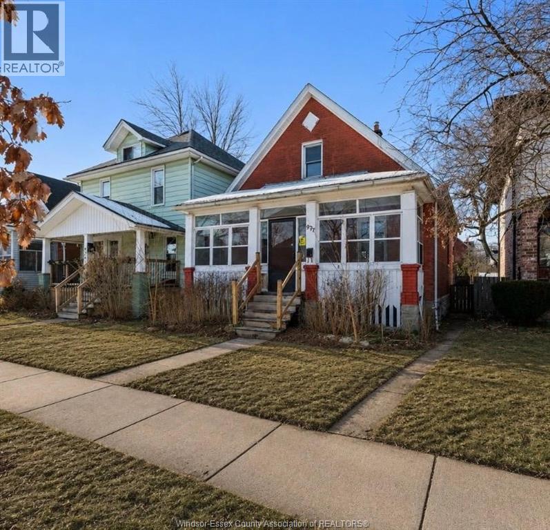 977 GLADSTONE - 2
