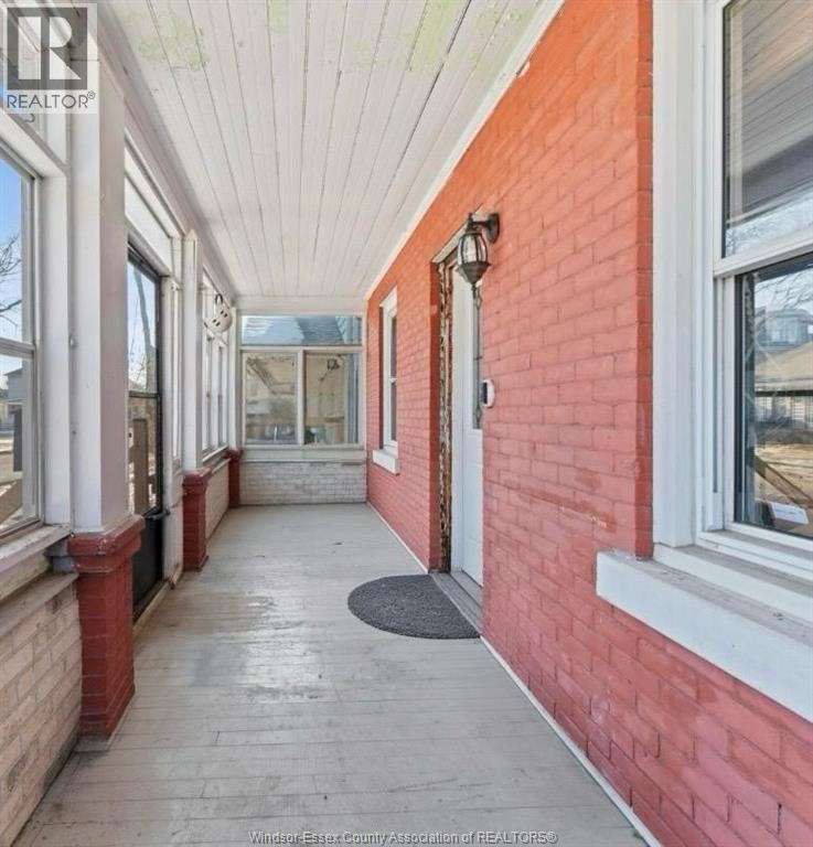 977 GLADSTONE - 3