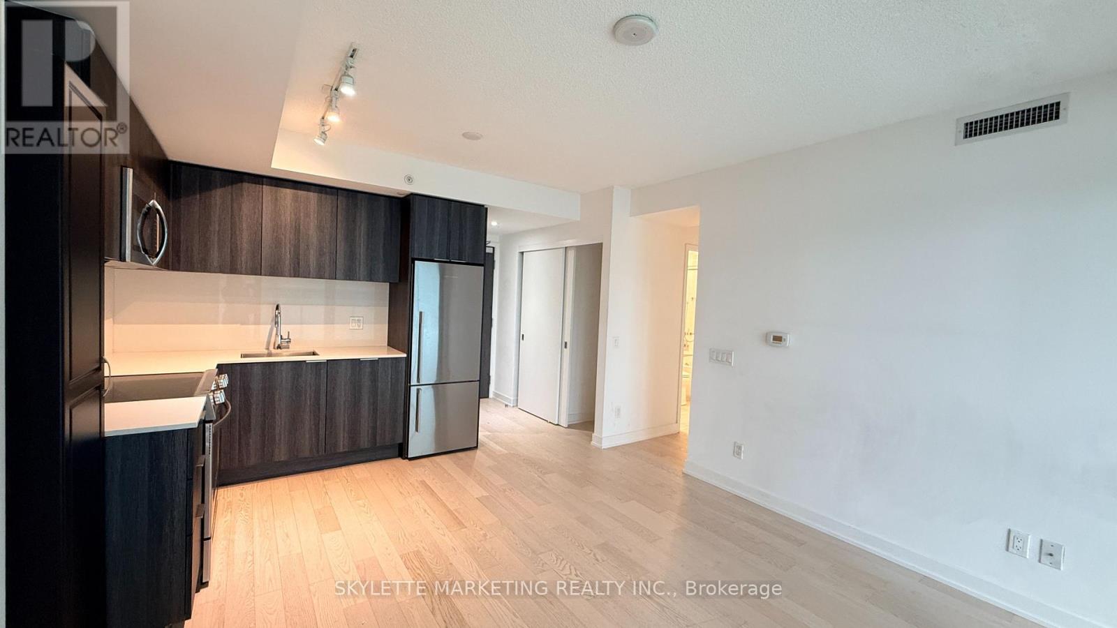 1011- 25 Richmond Street East, Toronto, ON photo 9