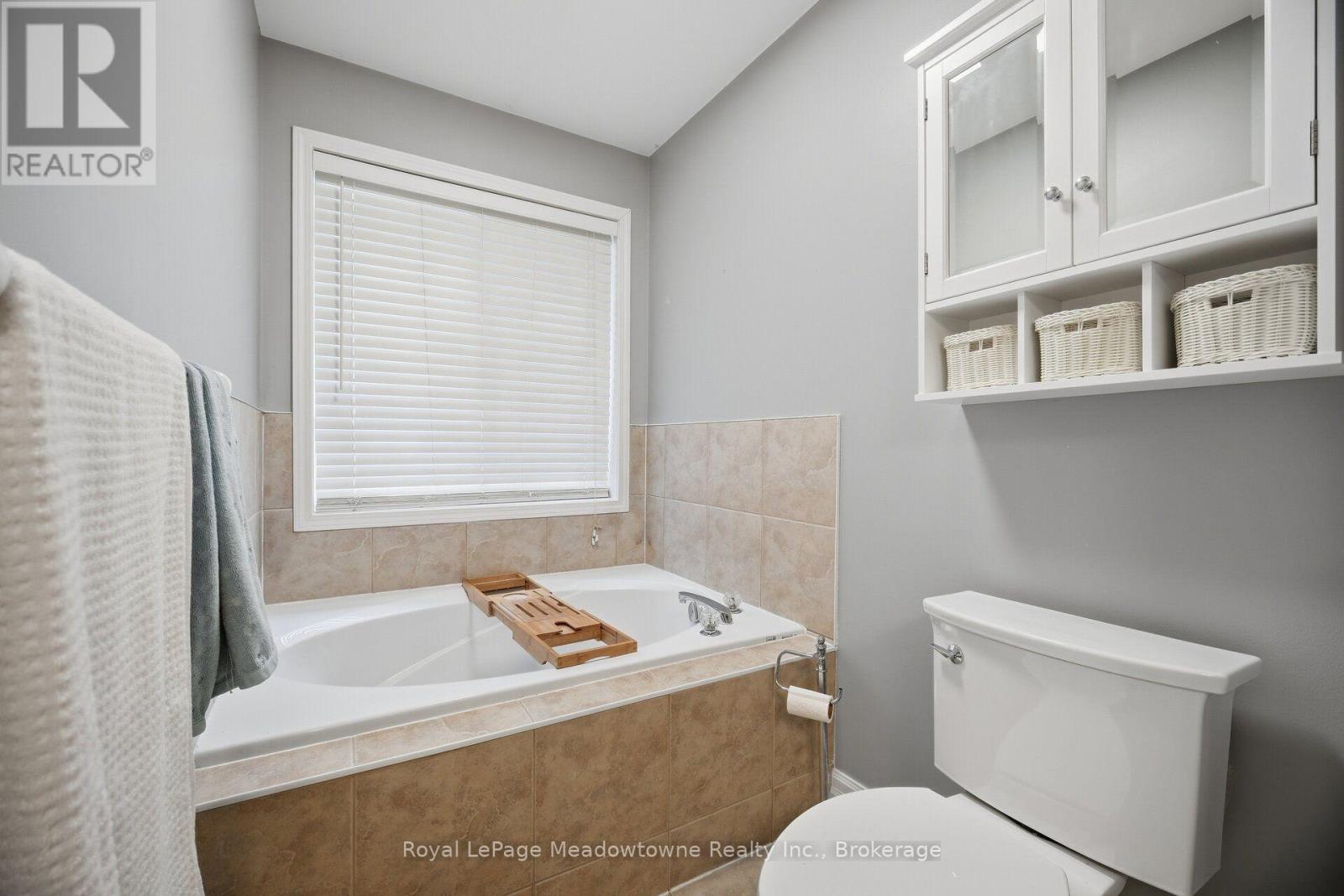 954 LANCASTER BOULEVARD - Image 30
