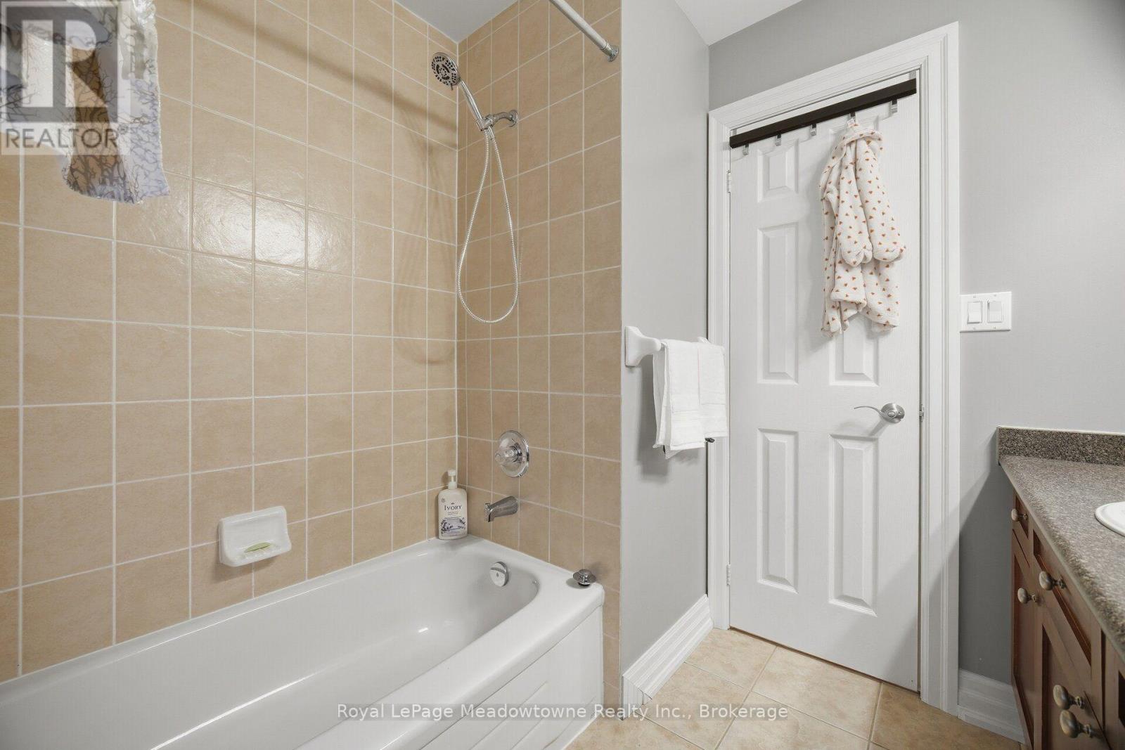 954 LANCASTER BOULEVARD - Image 38
