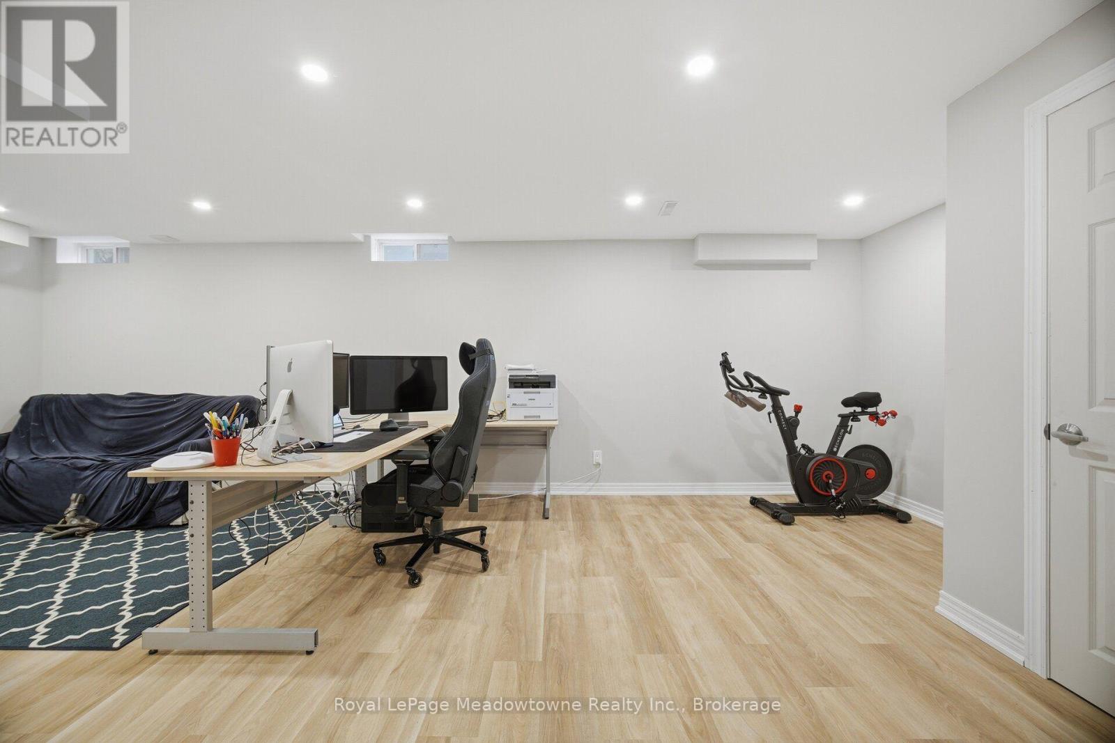 954 LANCASTER BOULEVARD - Image 40