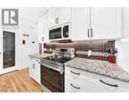 64 Sunset Square - photo 5