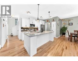 64 Sunset Square - photo 3