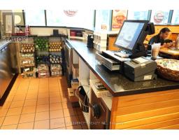 100 Marche Way, Ottawa, ON K1S5J3 Photo 9