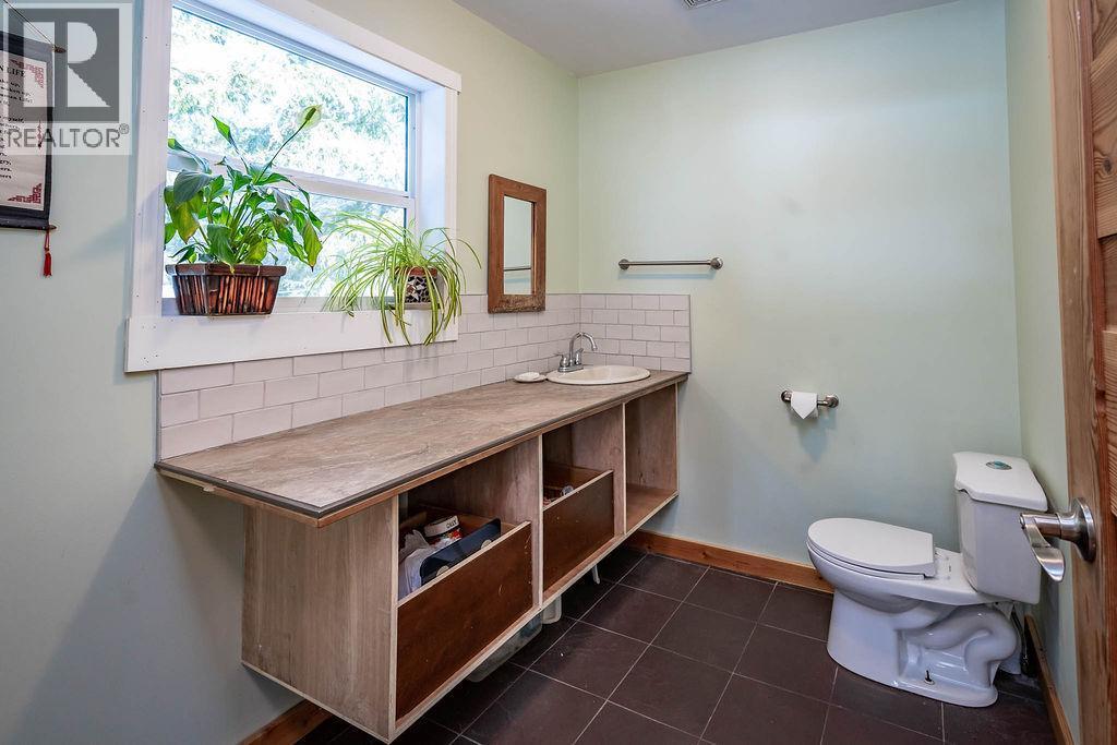 1112 HUME Street - 21