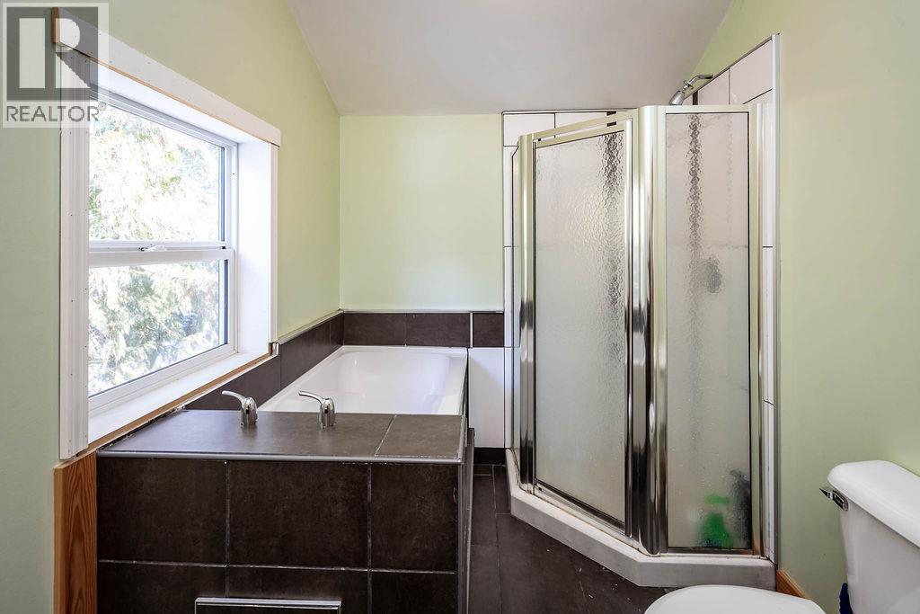 1112 HUME Street - Image 36