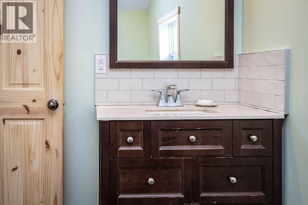 1112 HUME Street - Image 35