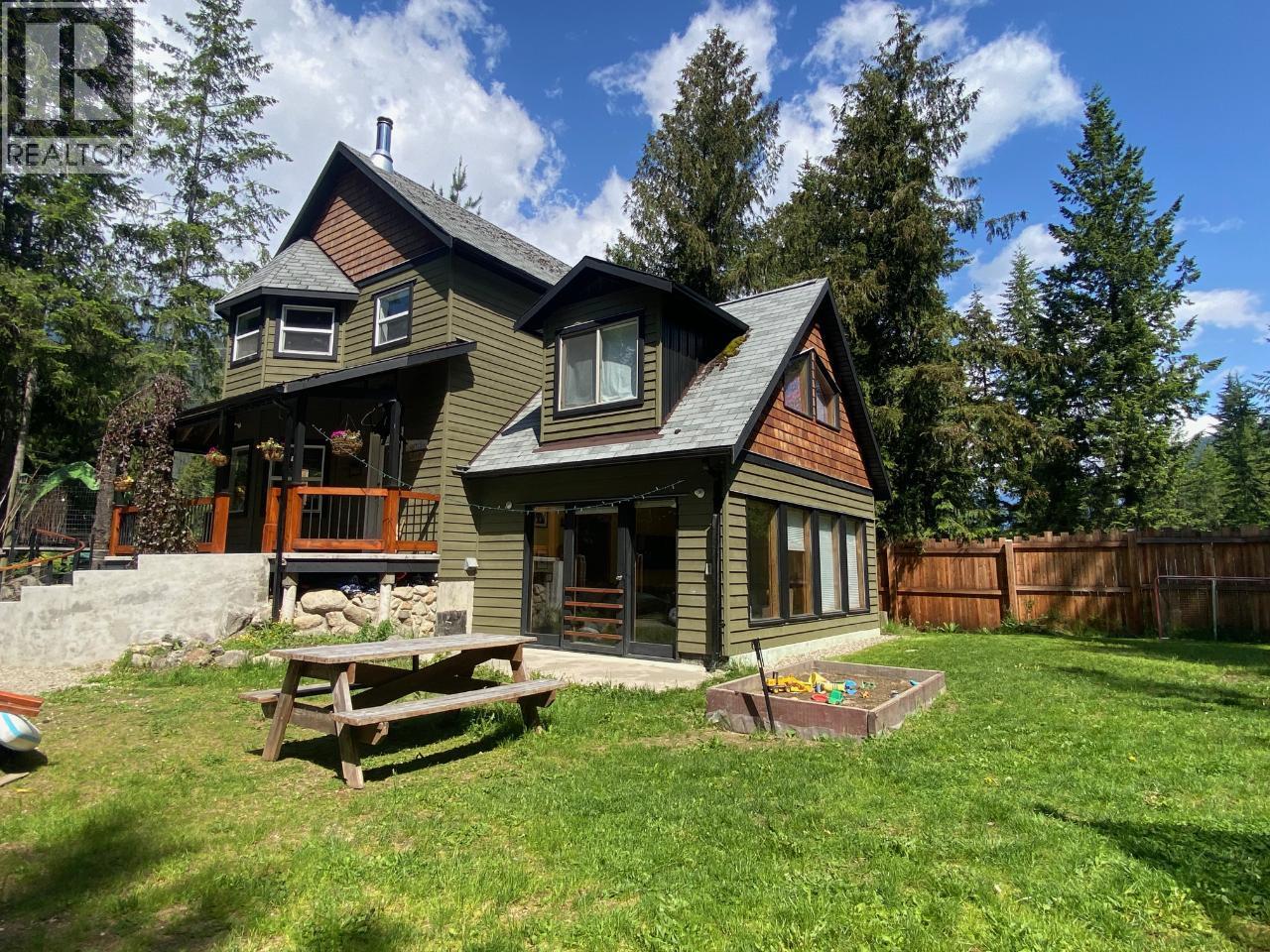 1112 HUME Street - 1