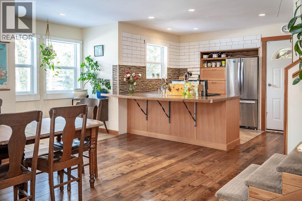 1112 HUME Street - 14
