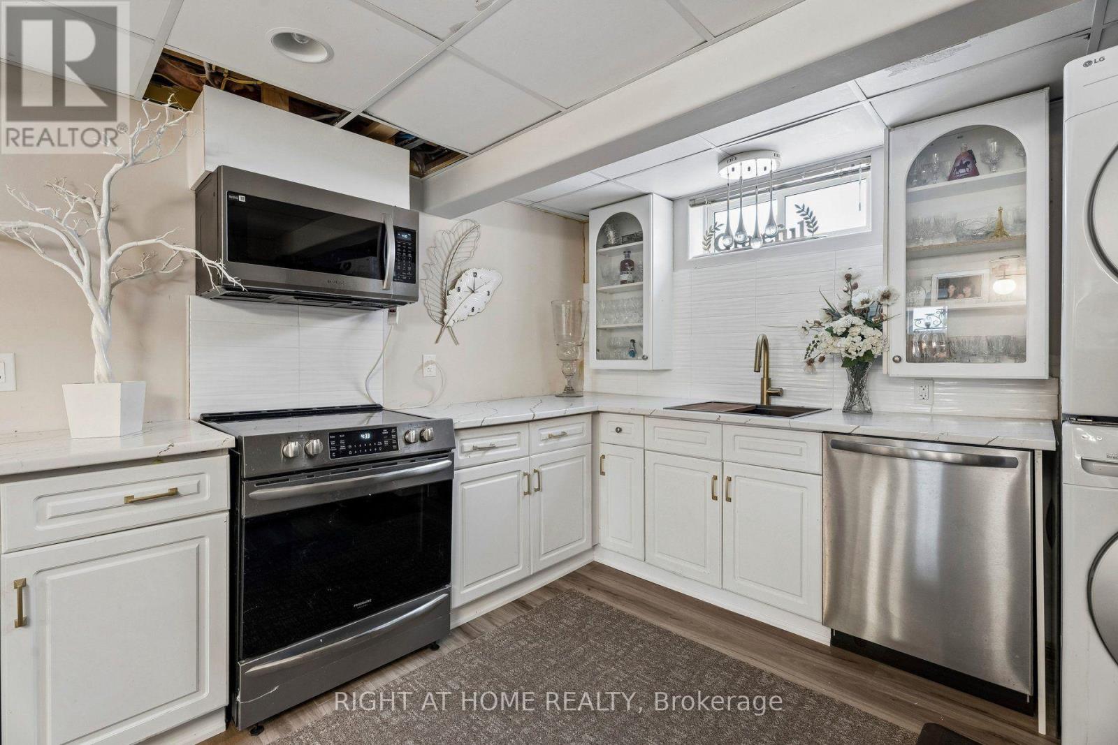 25 Swallow Crescent, Hamilton, ON photo 37