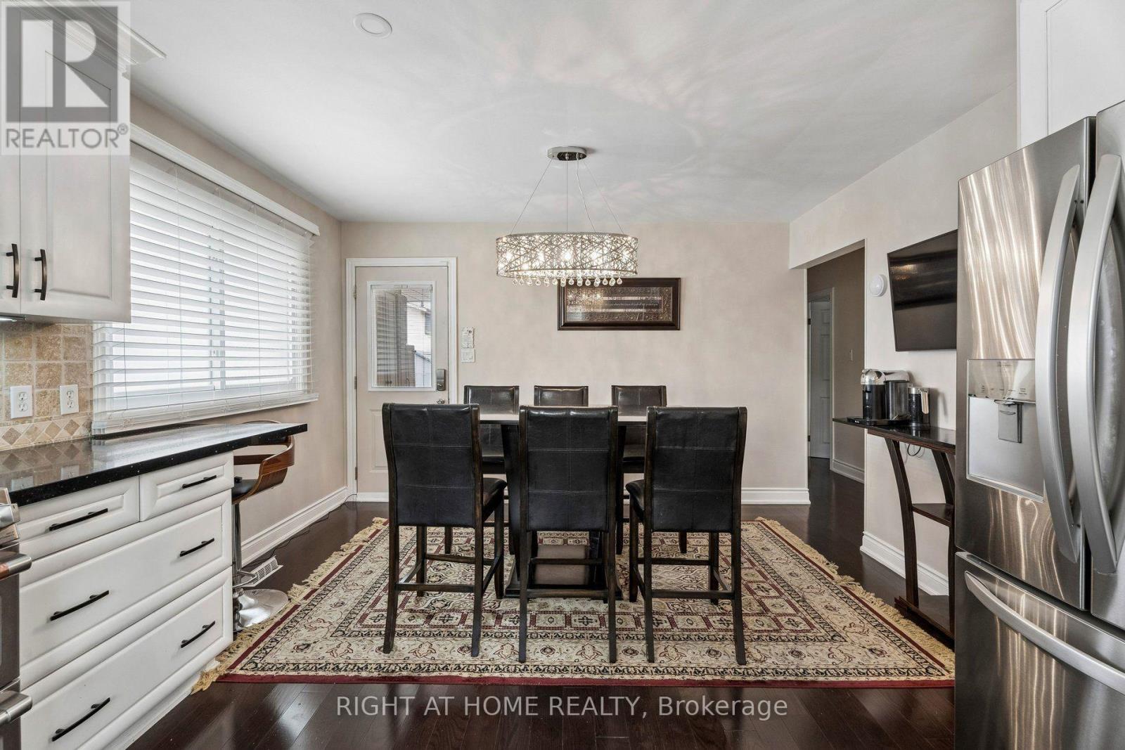 25 Swallow Crescent, Hamilton, ON photo 11