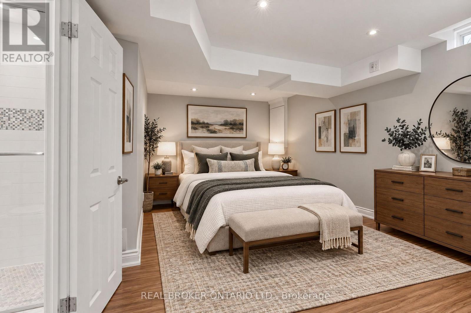 2349 FALKLAND CRESCENT - Image 32