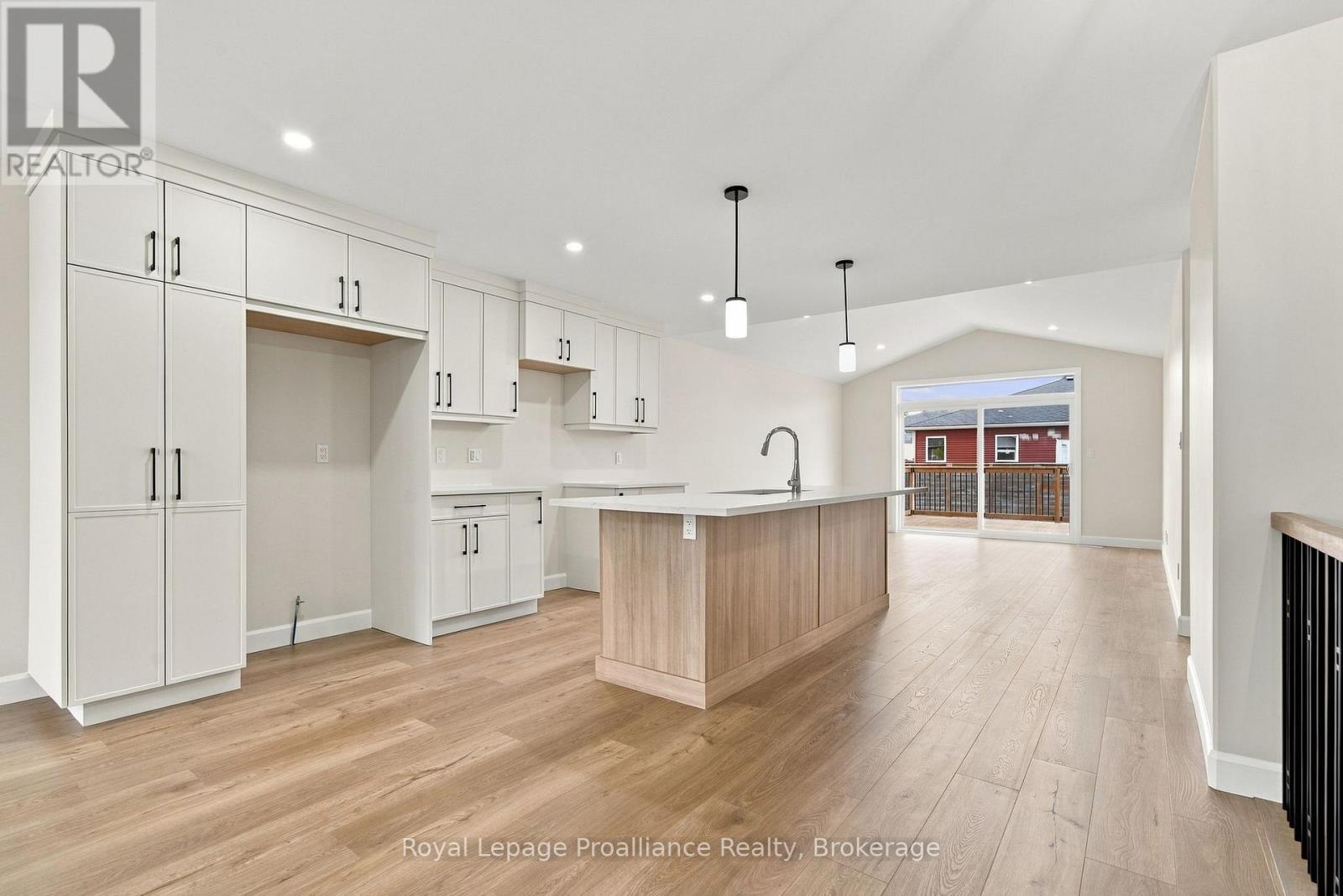 100 HASTINGS PARK DRIVE - 9