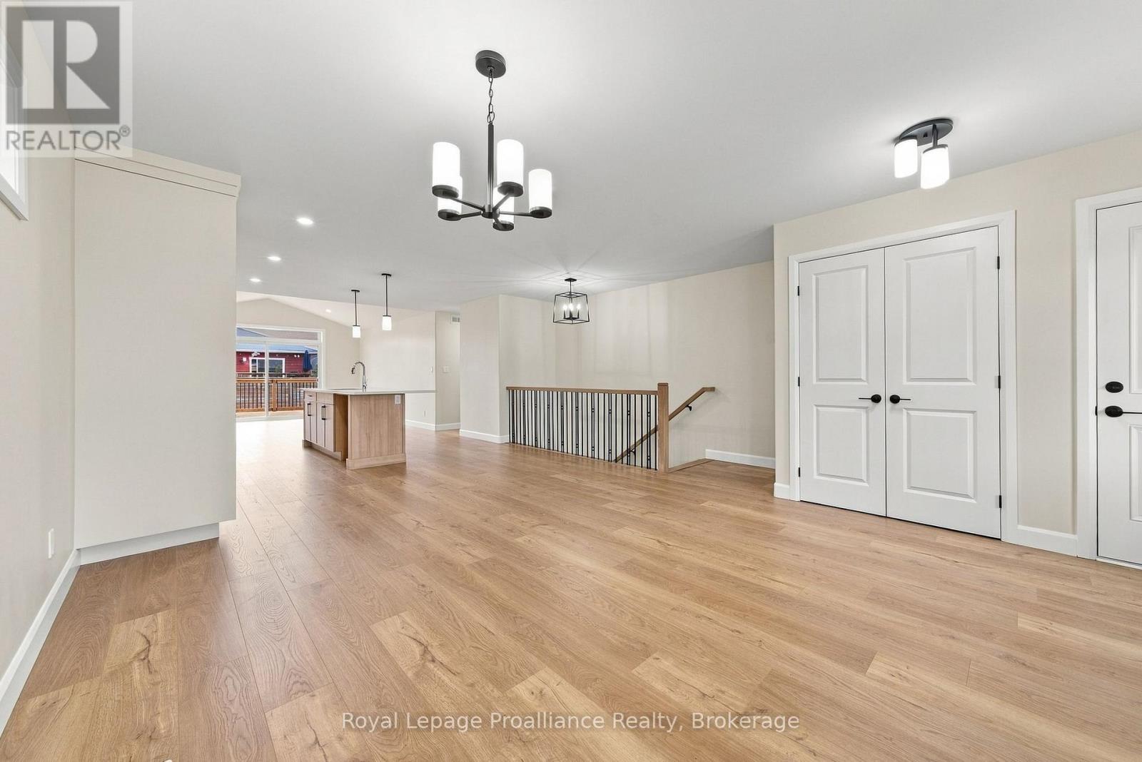 100 HASTINGS PARK DRIVE - 7