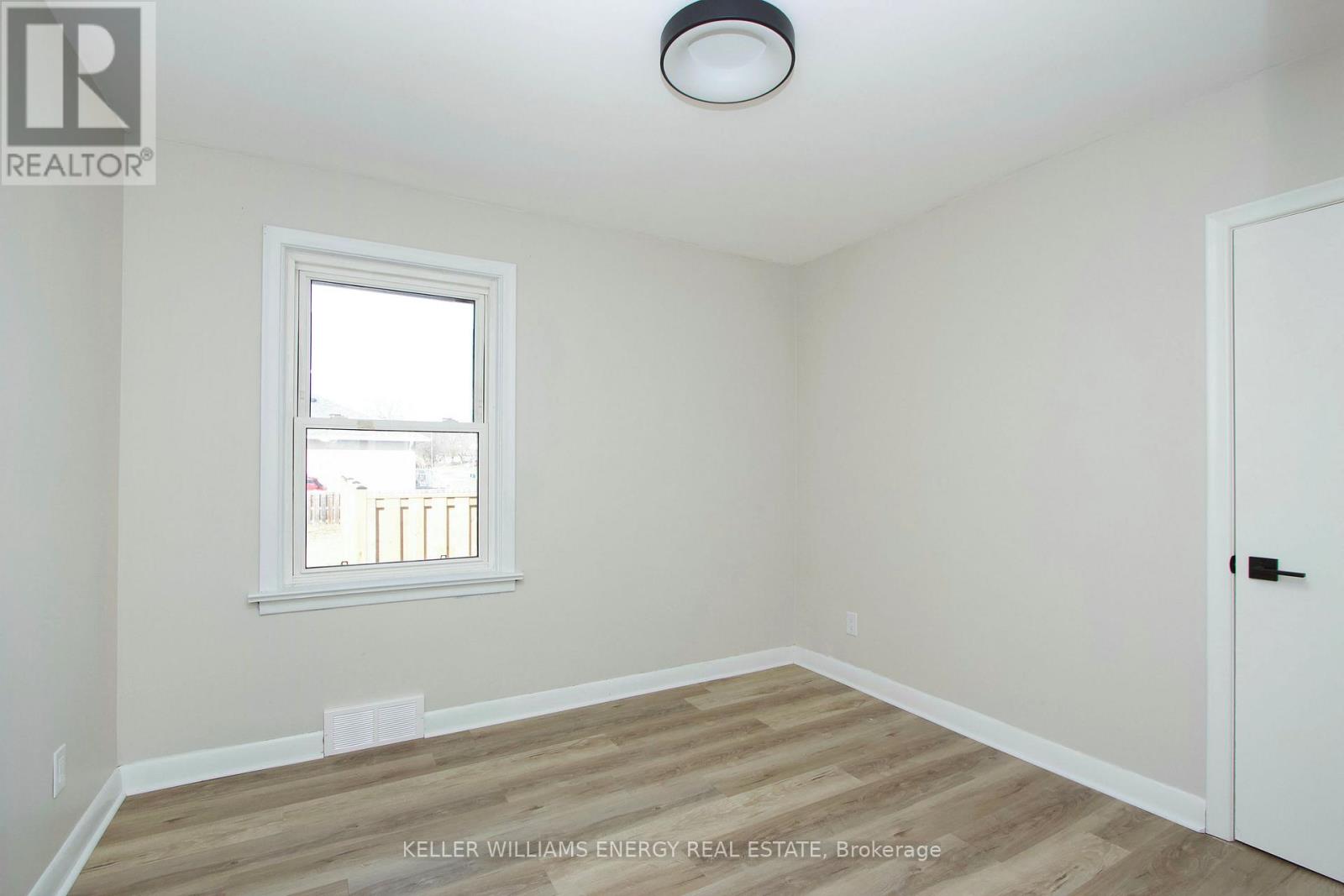Main- 574 Olive Avenue, Oshawa, ON photo 12