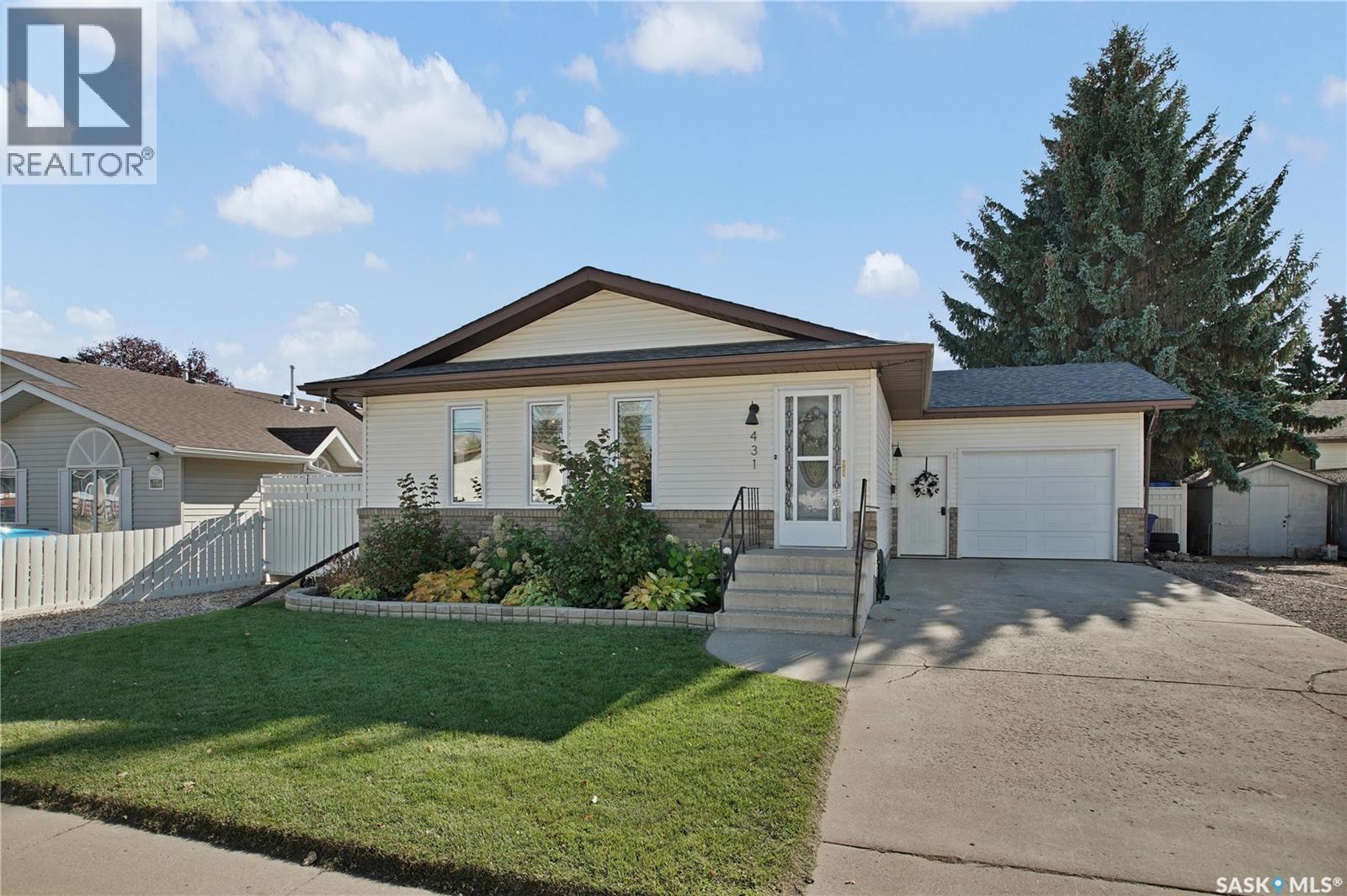 431 Peters STREET, Warman — photo 2