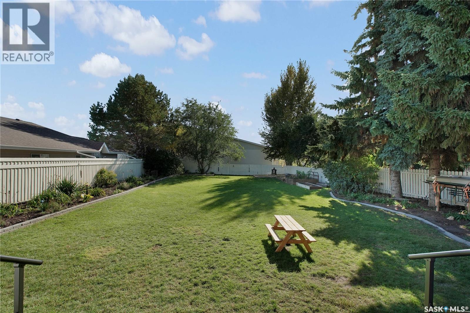 431 Peters STREET - Image 38