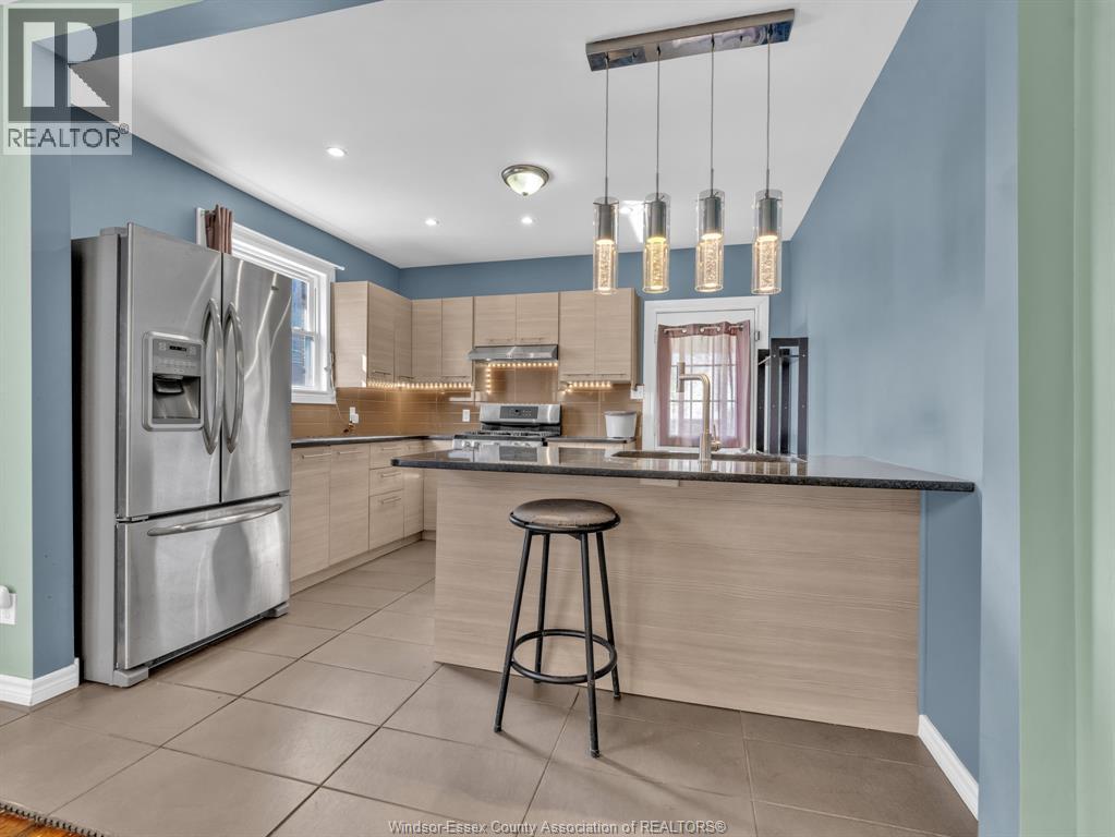 172 GILES BOULEVARD - 20