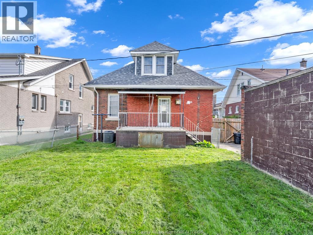 172 GILES BOULEVARD - 8