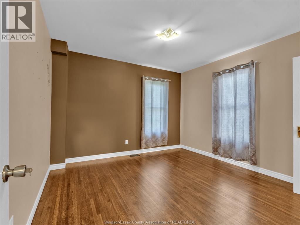 172 GILES BOULEVARD - 24