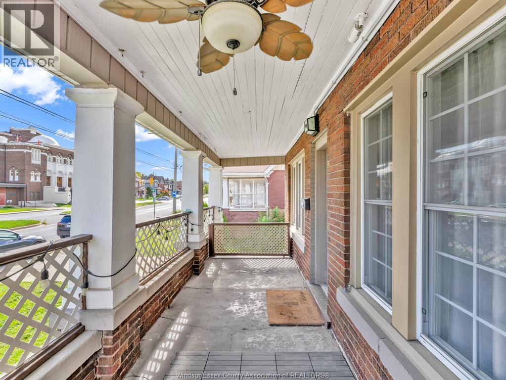 172 GILES BOULEVARD - 10