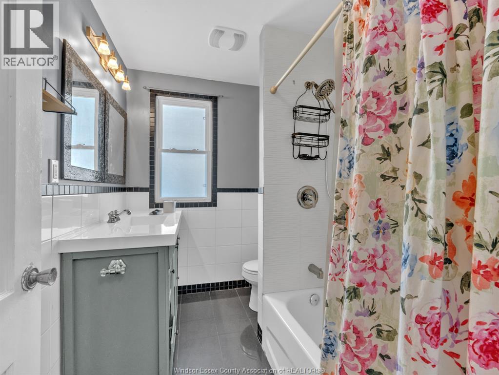 172 GILES BOULEVARD - Image 26
